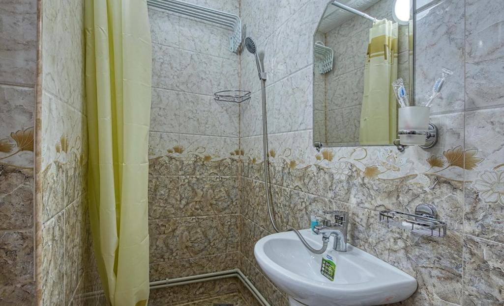 Апартаменты на улице Клочкова, 128 Алматы Экстерьер фото